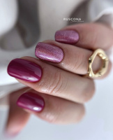  růžové třpytivé gelové nehty